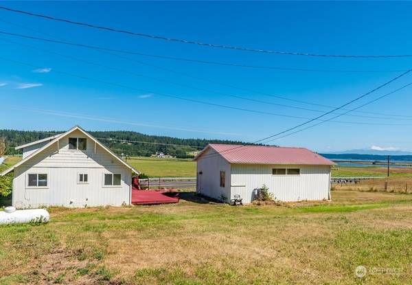 106 E Frostad RD,  Oak Harbor,  WA 98277