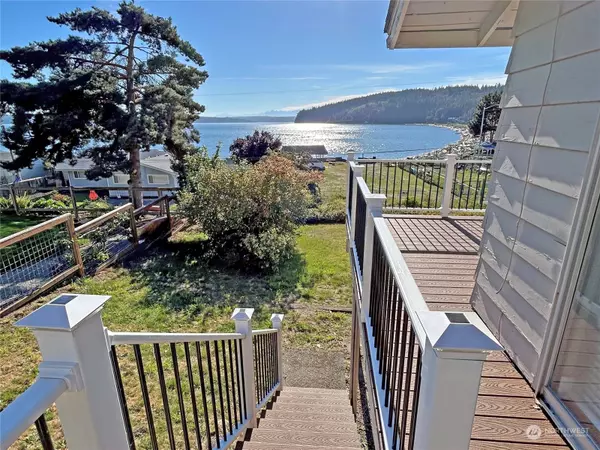 2206 Elger Beach LN, Camano Island, WA 98282