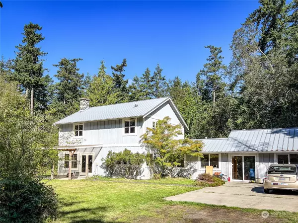 45 Robbins RD, Nordland, WA 98358