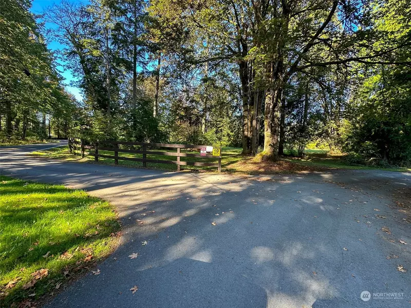 25270 SE 380th ST, Enumclaw, WA 98022