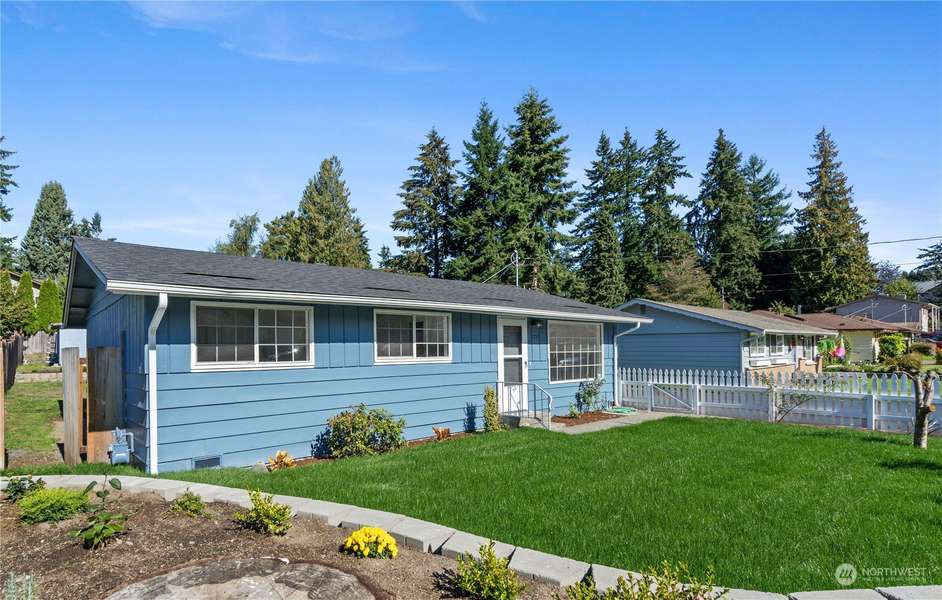 7729 200th ST SW, Edmonds, WA 98026