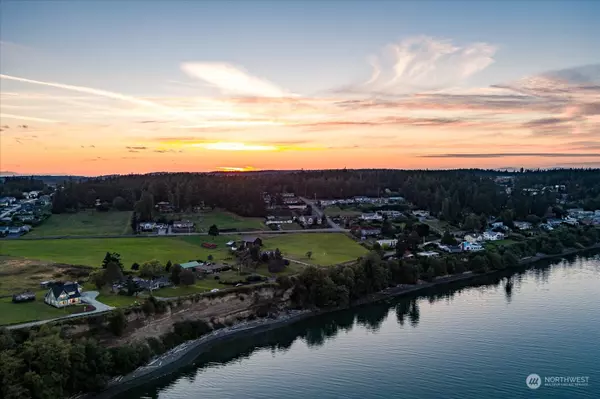1649 Scenic Heights RD, Oak Harbor, WA 98277