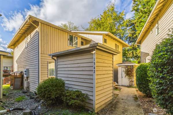 1342 NE Jasmine LN, Bremerton, WA 98311