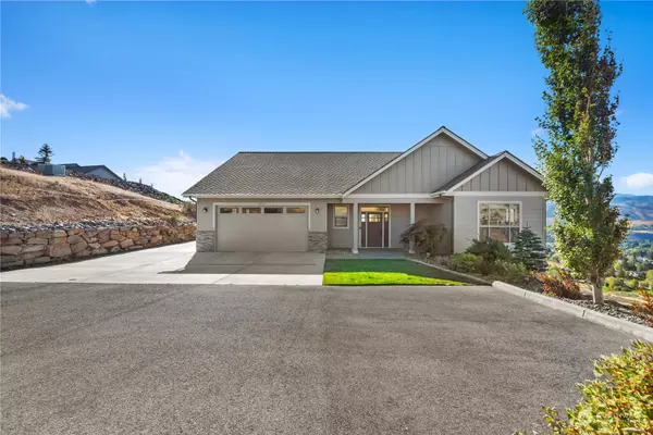 3852 Sky Crest LN, Wenatchee, WA 98801