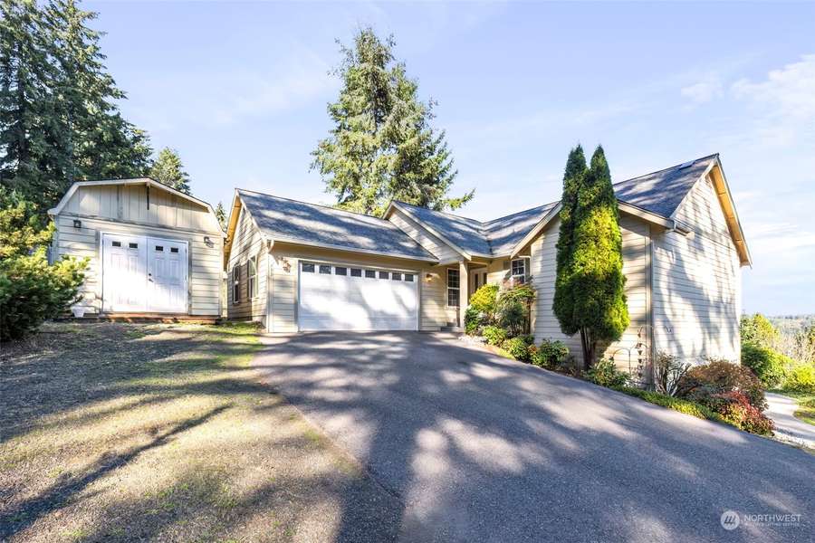 292 E Lakeland DR, Allyn, WA 98524