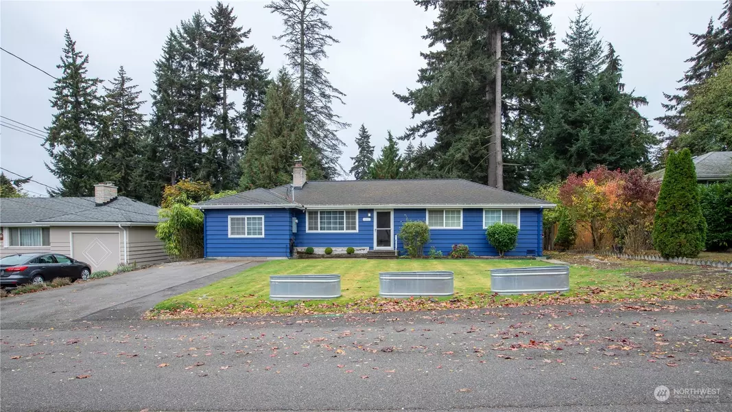 611 S 194th St, Des Moines, WA 98148