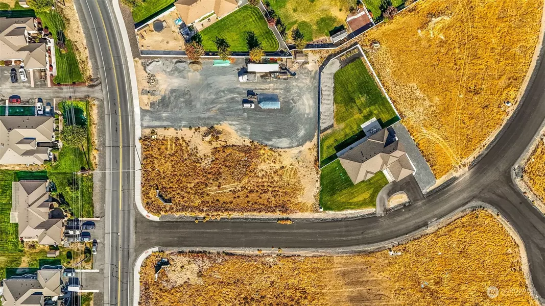 7828 NE Blackbird LOOP, Moses Lake, WA 98837