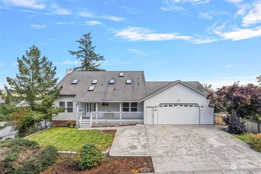 866 SW Fairhaven DR, Oak Harbor, WA 98277