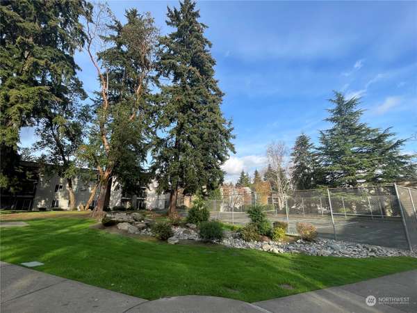 14645 NE 34th St #C4, Bellevue, WA 98007