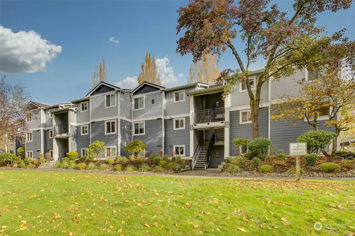 Issaquah, WA 98027,250 NW Dogwood ST #E202