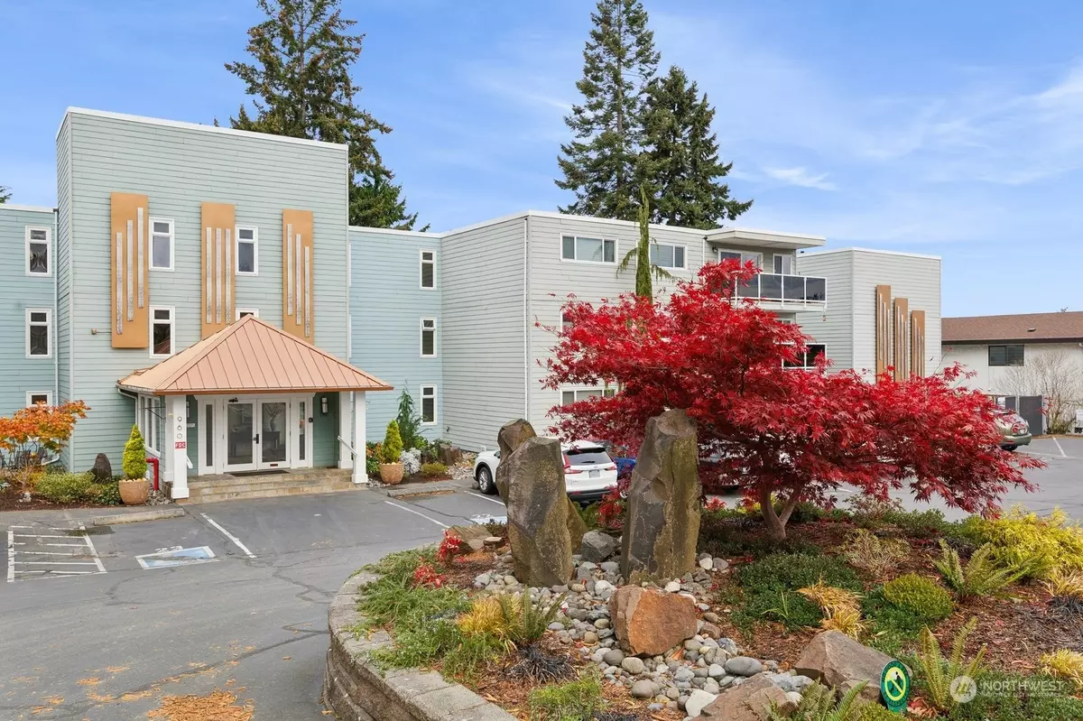 Edmonds, WA 98020,960 5th AVE S #202