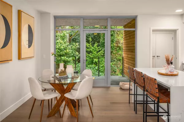 Seattle, WA 98116,1250 Alki AVE SW #3H