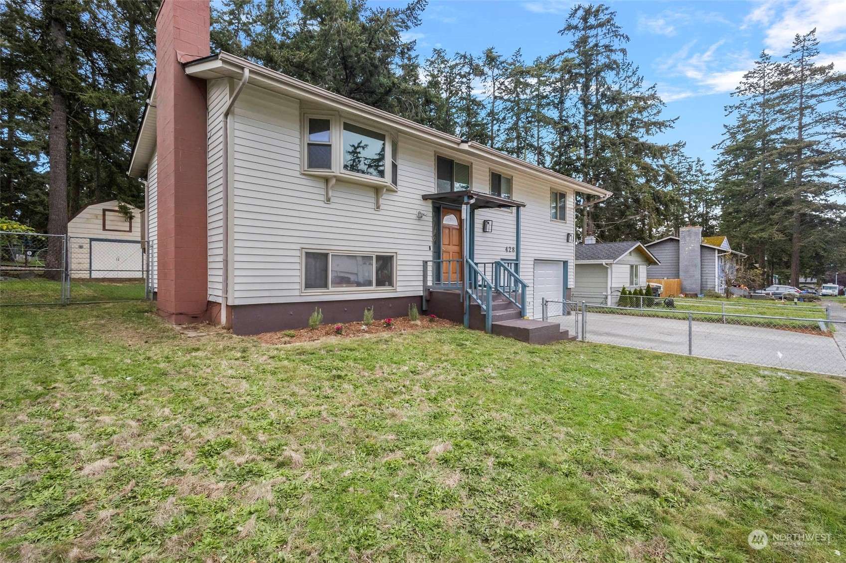 428 NW 8th AVE, Oak Harbor, WA 98277