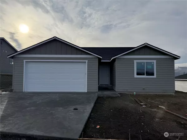 2330 SE Noah ST, East Wenatchee, WA 98802