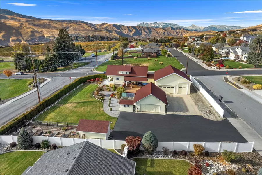 800 Autumn Crest DR, Wenatchee, WA 98801