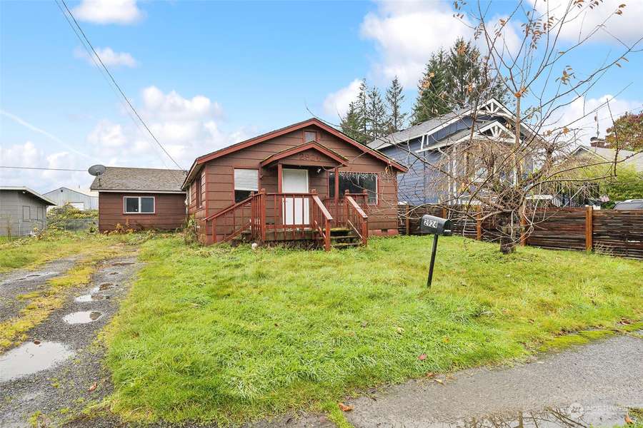 2924 Pacific AVE, Hoquiam, WA 98550