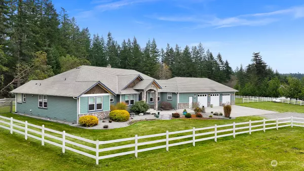 669 Blacktail LN,  Camano Island,  WA 98282