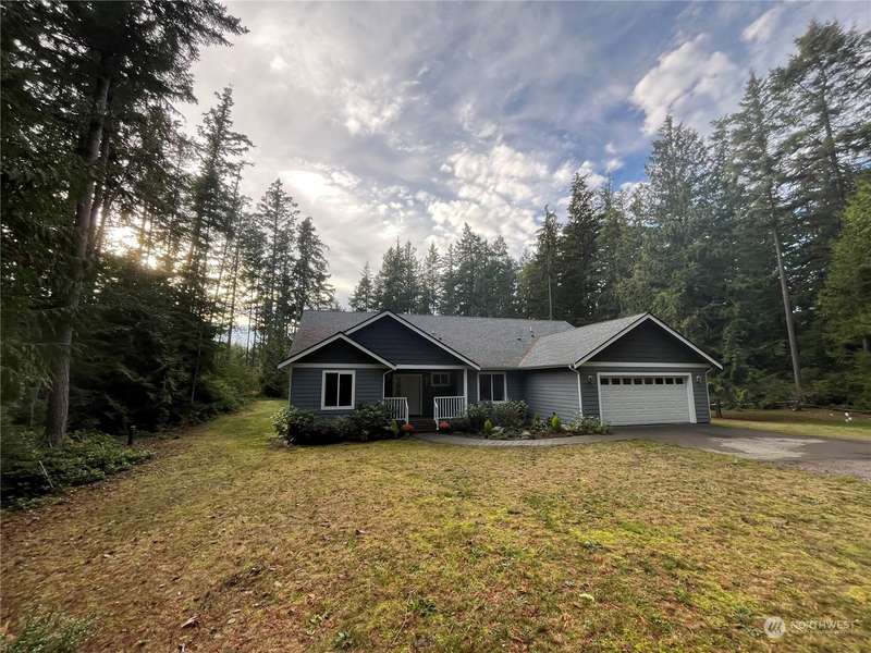 3610 Log Cabin RD, Clinton, WA 98236