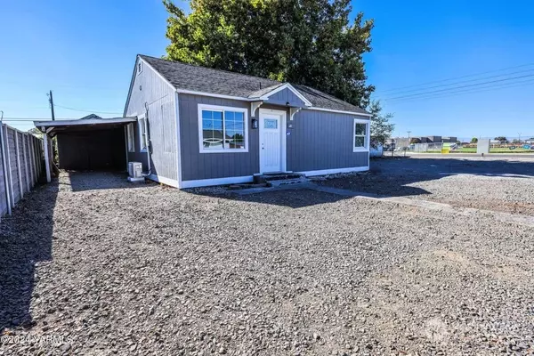 1804 1804 1/2 Lakeata AVE, Union Gap, WA 98903