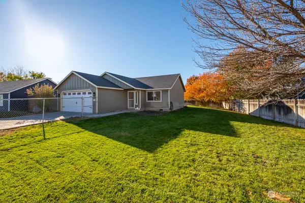 Moses Lake, WA 98837,1404 S Husky DR