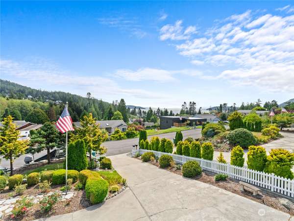 4506 Queen Ann WAY, Anacortes, WA 98221