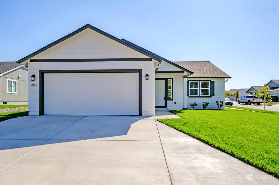 1906 Hickory RD, Moses Lake, WA 98837