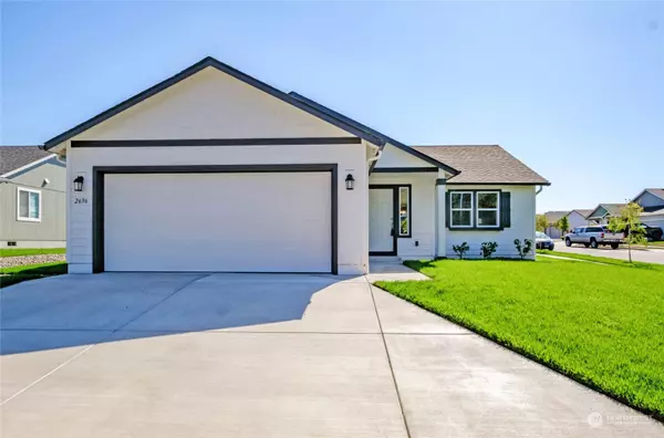 1906 Hickory RD, Moses Lake, WA 98837