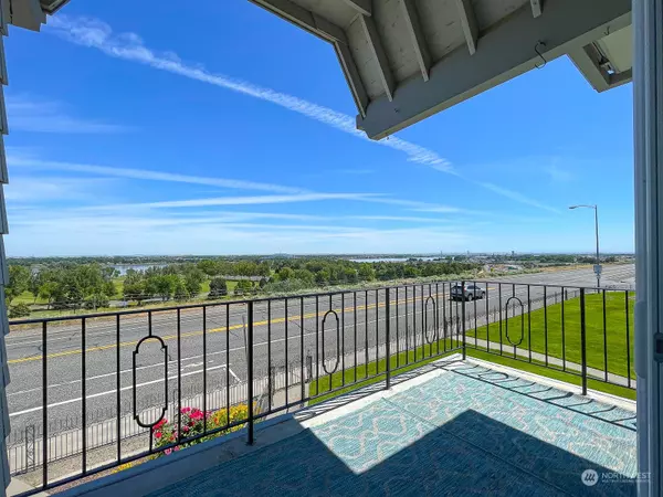 2401 W Canal DR #2D, Kennewick, WA 99336