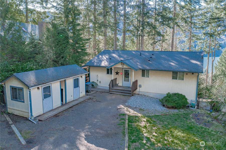 100 N Rim View PL, Hoodsport, WA 98548