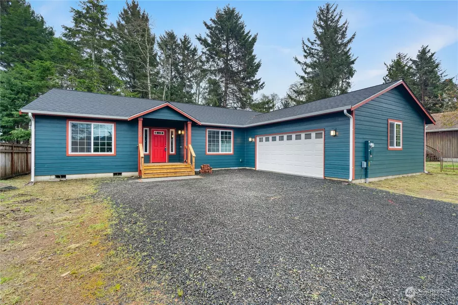 394 Lakeview LOOP NE, Ocean Shores, WA 98569