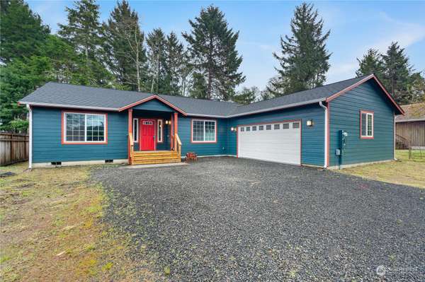 394 Lake View LOOP NE, Ocean Shores, WA 98569