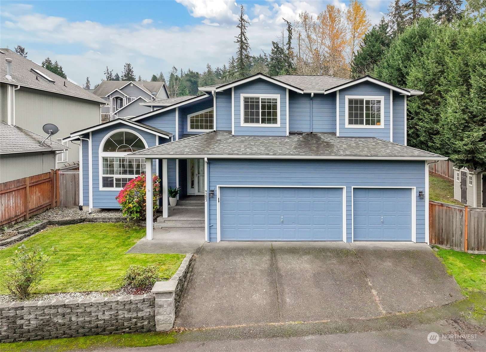 9203 S 220th LN, Kent, WA 98031