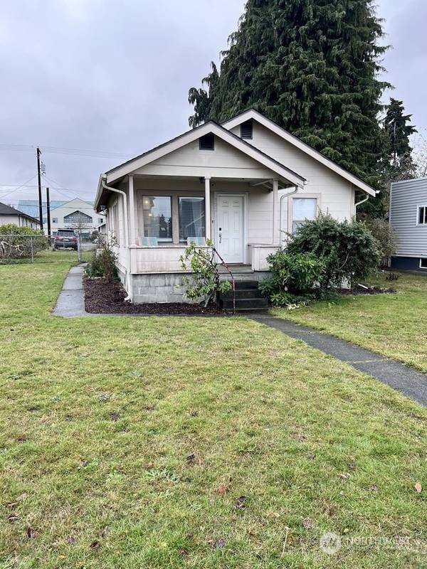 322 E 6th St, Port Angeles, WA 98362