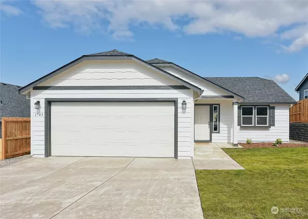 1904 Hickory RD, Moses Lake, WA 98837