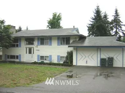 7719 NE 203rd ST, Kenmore, WA 98028