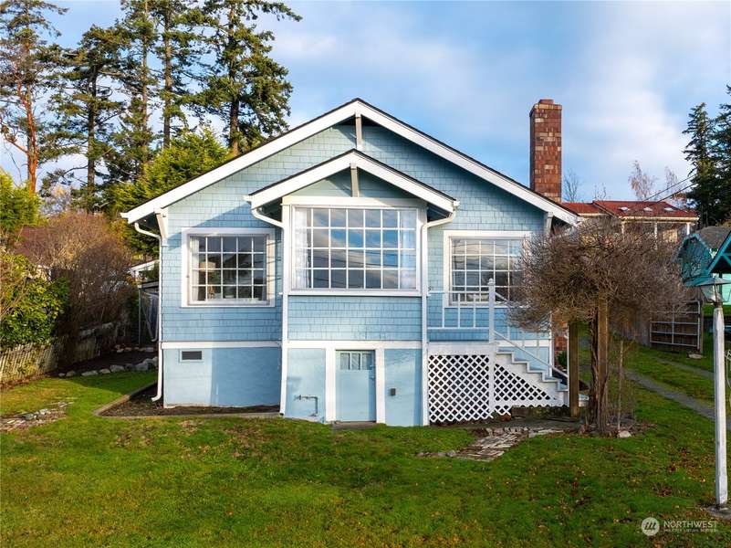 5904 Sunset DR, Anacortes, WA 98221