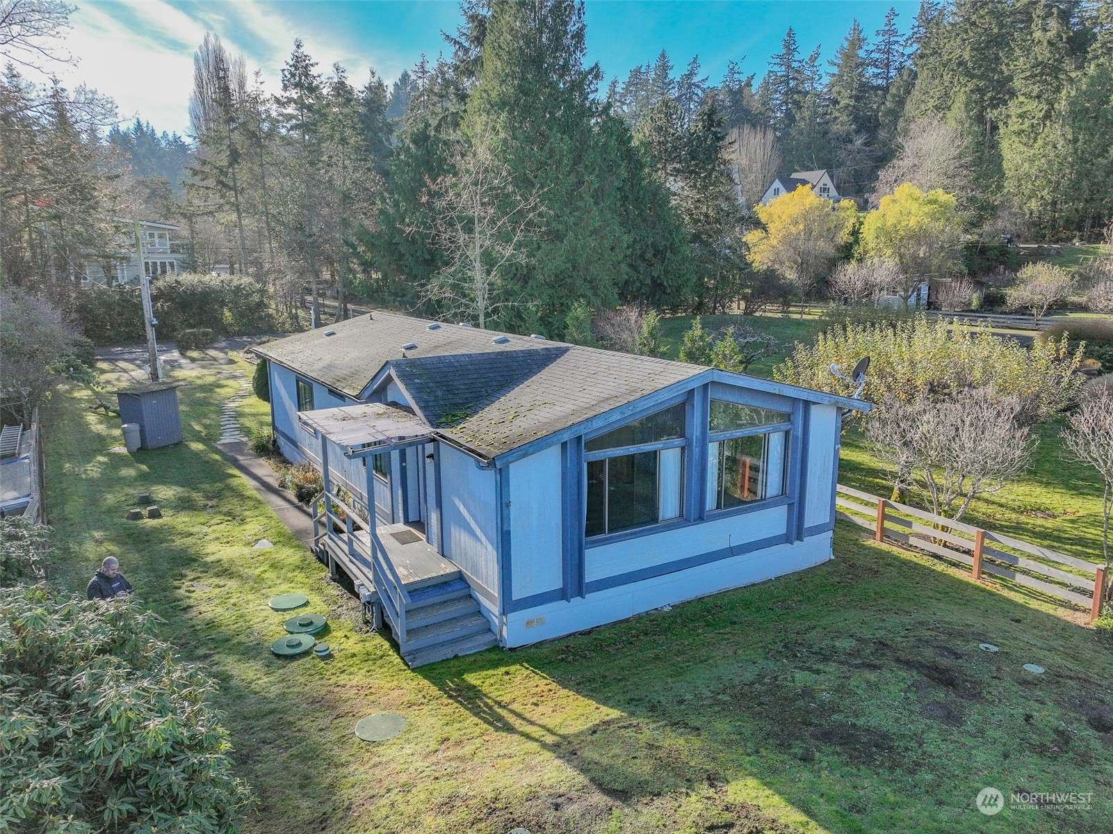 8552 NE Gordon DR, Bainbridge Island, WA 98110