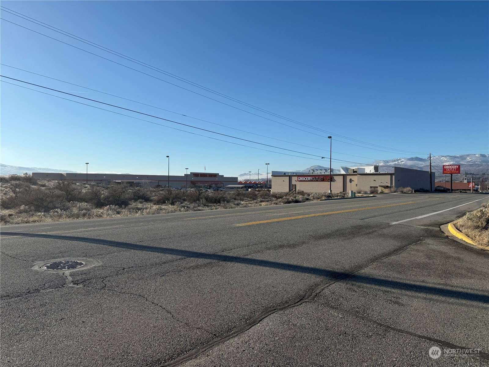 Omak, WA 98841,7 Stampede Business Park