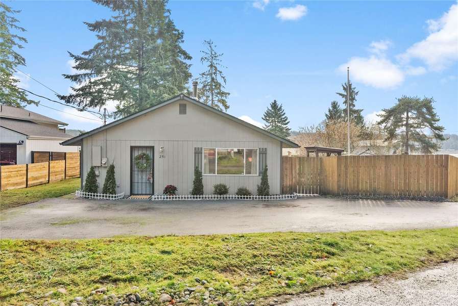 251 NE Bryan LN, Belfair, WA 98528