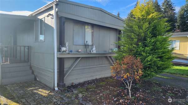 1965 West Side Hwy #48, Kelso, WA 98626