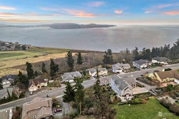 2331 SW Freund ST, Oak Harbor, WA 98277