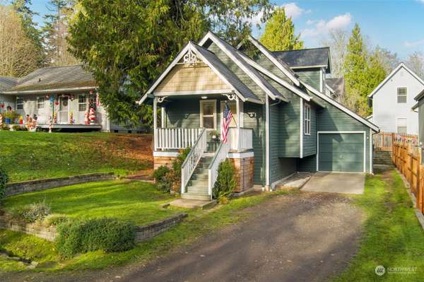 6526 NE South ST, Suquamish, WA 98392