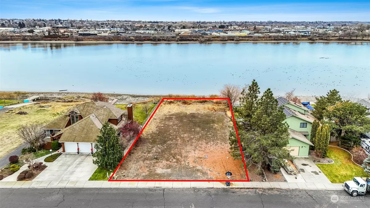 Moses Lake, WA 98837,1009 W Edgewater LN