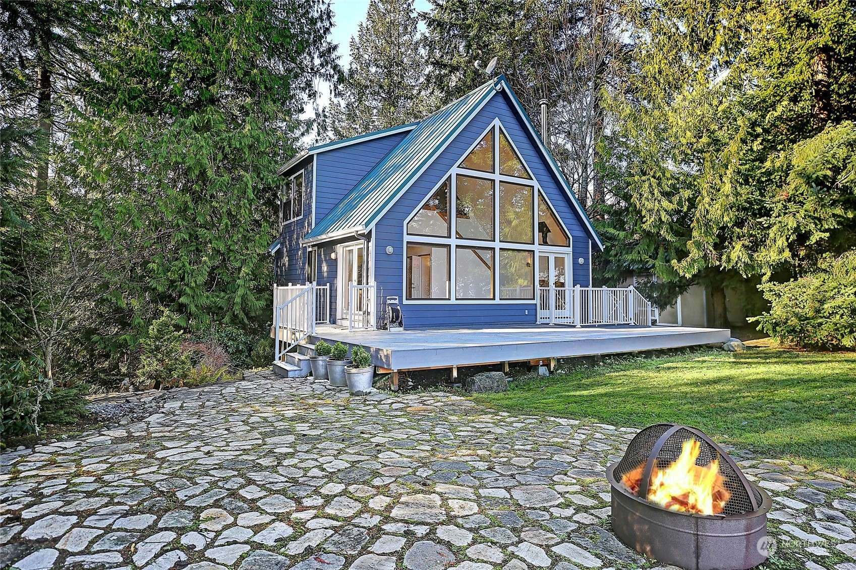 4177 SE Camano DR, Camano Island, WA 98282