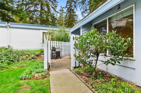 4308 NE Sunset BLVD #V7, Renton, WA 98059