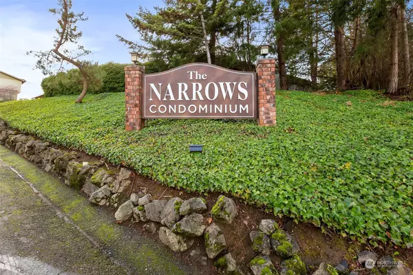 3400 Narrows View LN NE #204, Bremerton, WA 98310