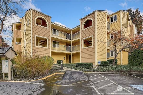 7368 W Lake Sammamish Pkwy NE #2-105, Redmond, WA 98052