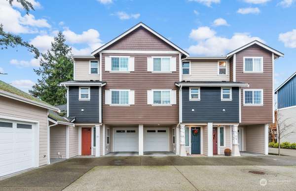 334 9th AVE SE #D-15, Puyallup, WA 98372