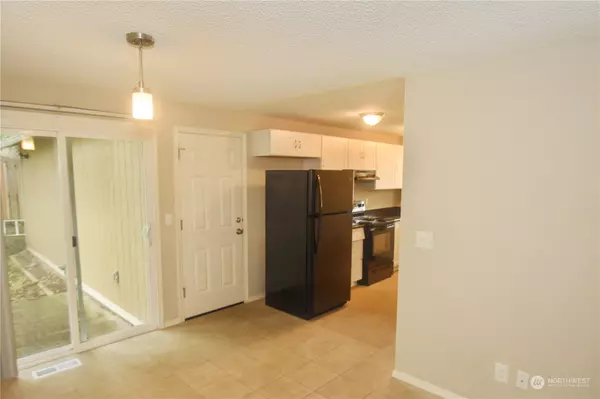 Oak Harbor, WA 98277,600 Salal ST