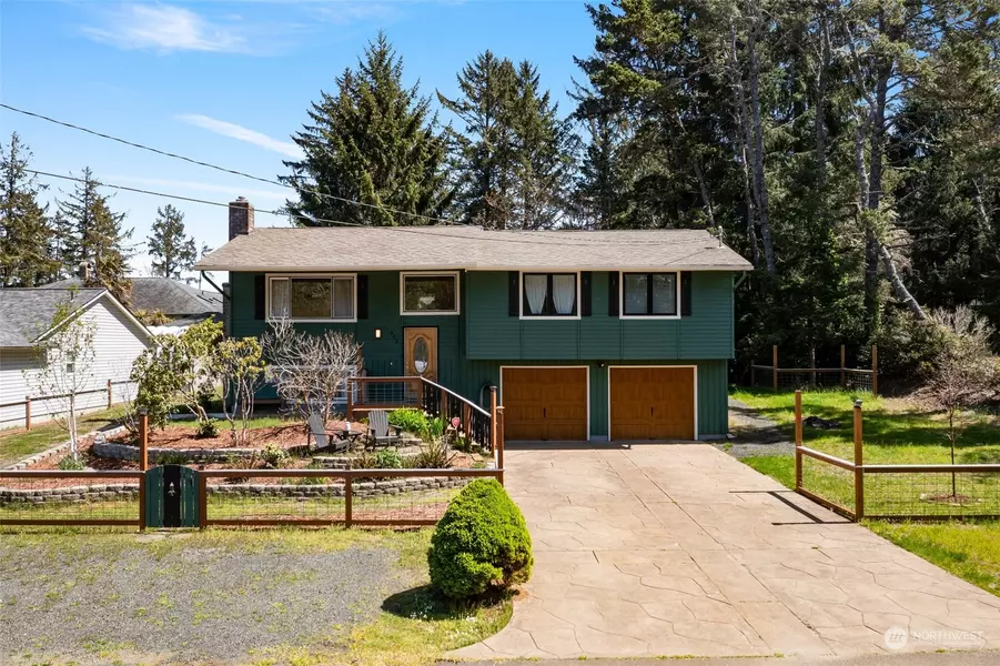 902 N Baker ST, Westport, WA 98595